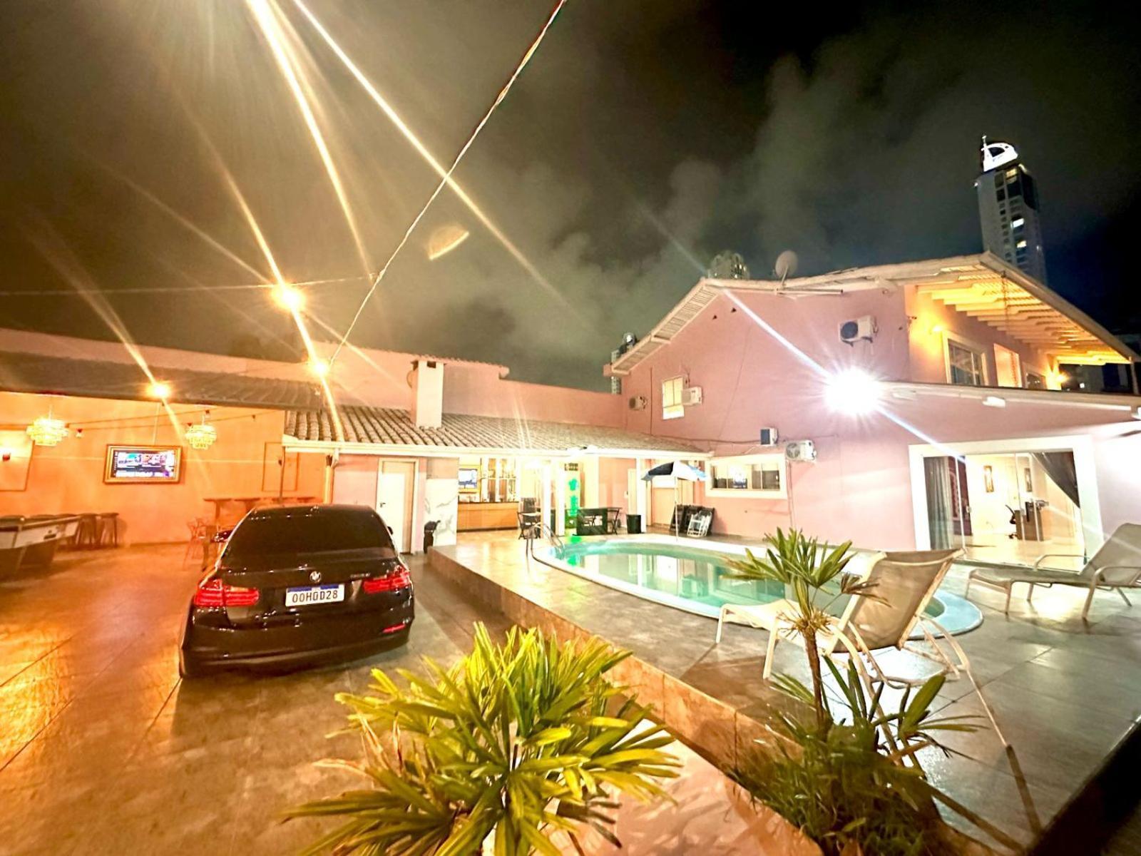 Casa / Pousada Penelope Bed and Breakfast Balneário Camboriú Exterior foto