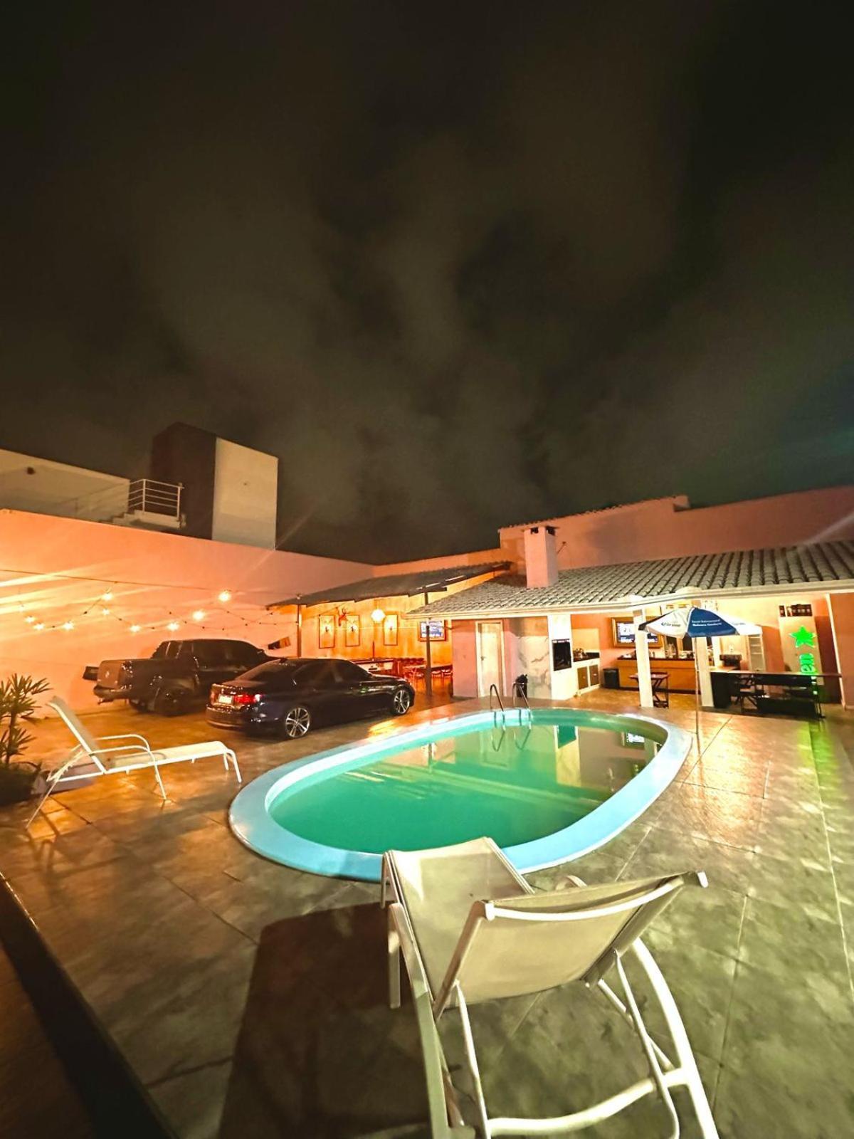 Casa / Pousada Penelope Bed and Breakfast Balneário Camboriú Exterior foto